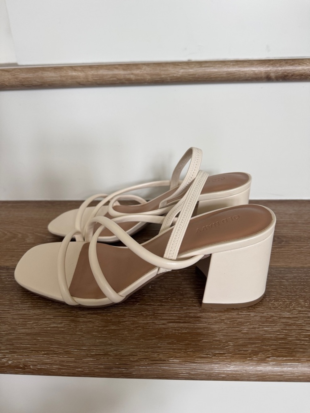 Old Navy Cream Strappy Block Heel Sandals, New without tag